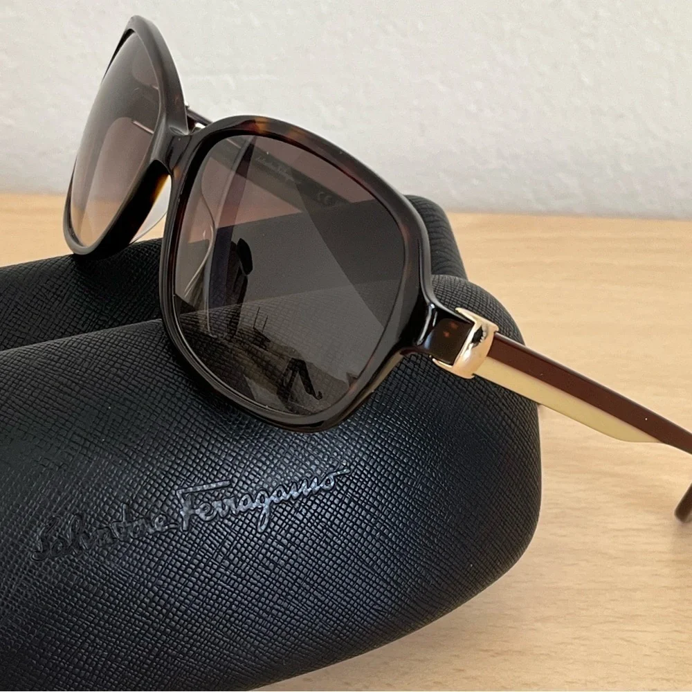 FERAGAMO Sunglasses Tortoise Non-Polarized Gradient Lens Case Cloth BNWOT Italy